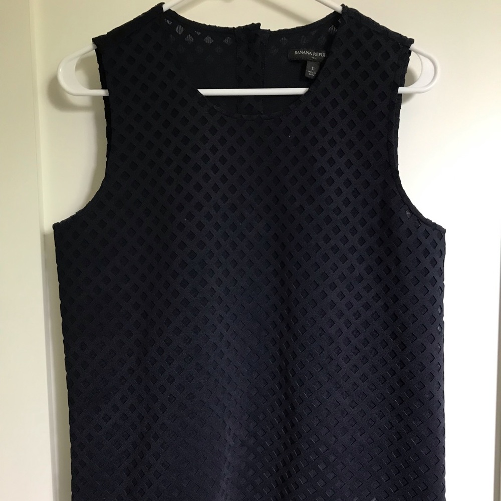 Textured sleeveless Blouse